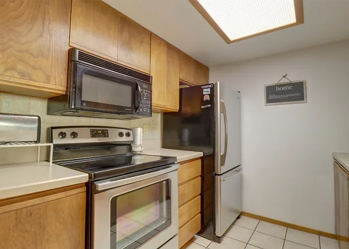 Vs348 Village Square 1br Pet Friendly Apartment *